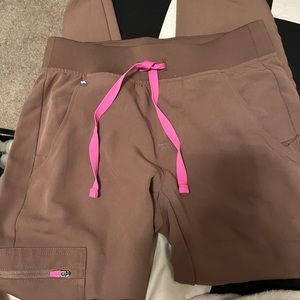 NWOT Smokey taupe figs